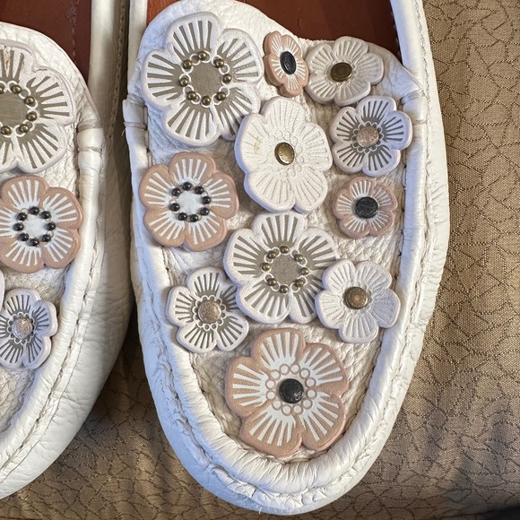 NEW! Coach Tea Rose Crosby Driver Moccasins Cream Colored Flats - Picture 3 of 14